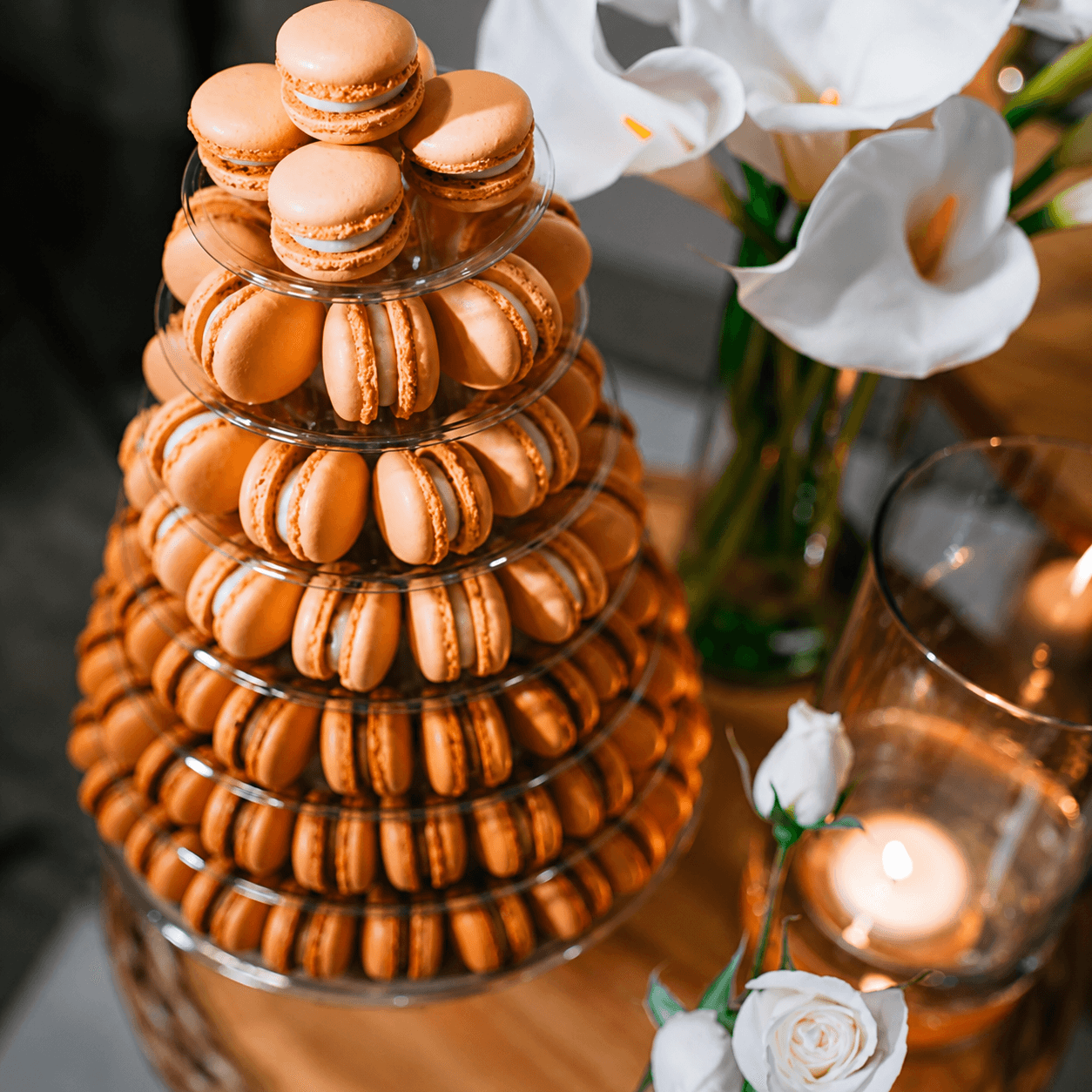 Torre de macarons artesanais Maria Clara Patisserie